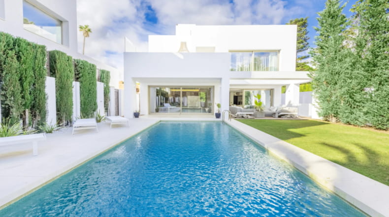 Moderna villa con vistas