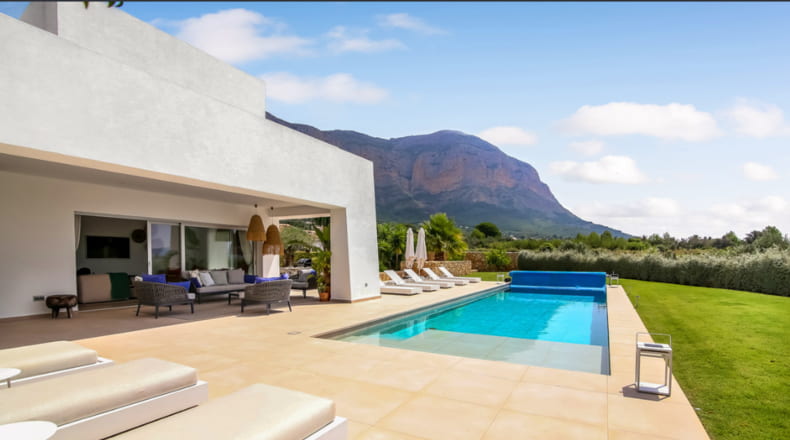 Villa de estilo ibicenco