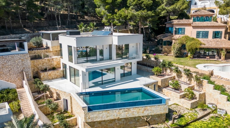Magnífica villa con vistas al mar y al puerto